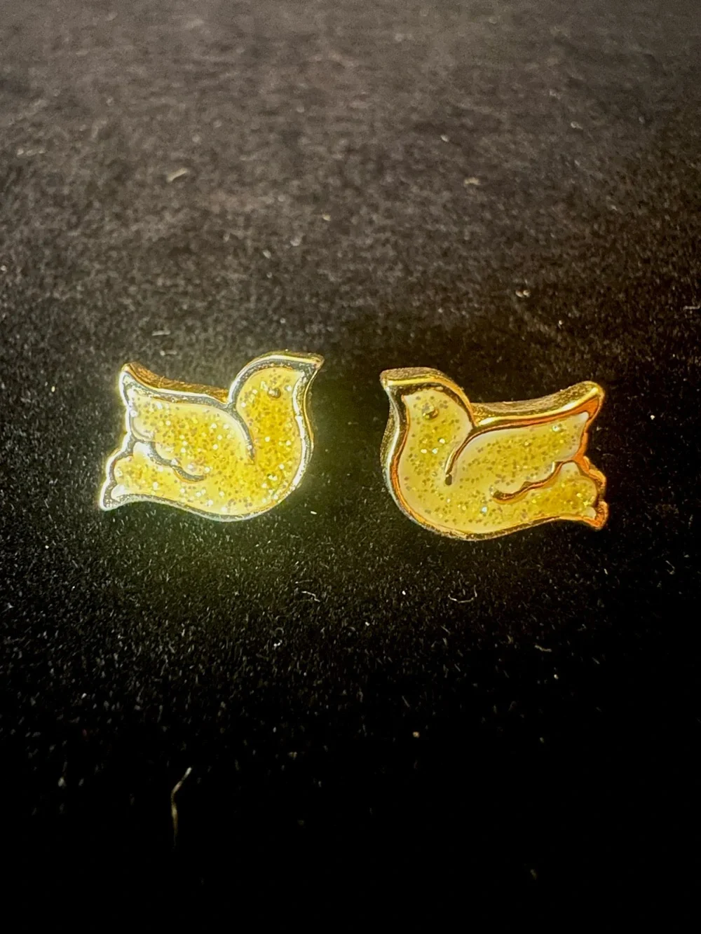 Vintage Avon 1988 Shimmering Dove Yellow Enamel Stud Earrings Rare